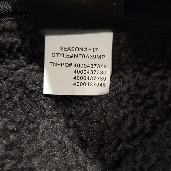 The North Face Men's Cuchillo 2.0 Quilted Dark Gray Fleece Lined Vest. Size L. - Picture 8 of 9